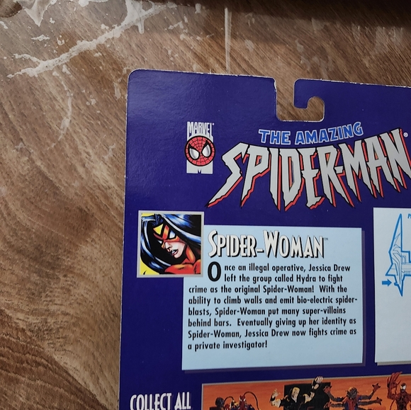 1996 Spider-Woman Black Widow Gear Figure With New Avengers #4 Comic - Picture 10 of 15